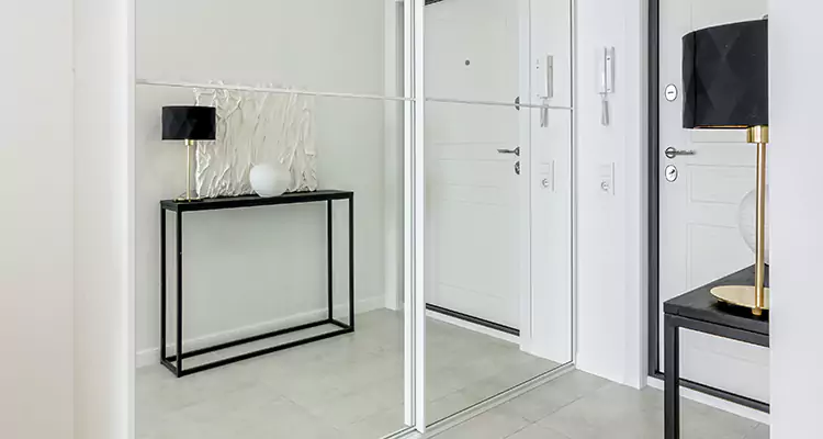 Mirrored Bifold Closet Doors Repair in Milpitas, CA